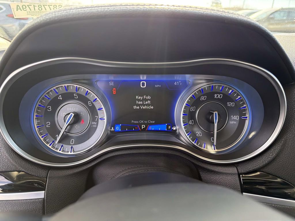 Used 2023 Chrysler 300 Touring w/ Sport Appearance Package image 27