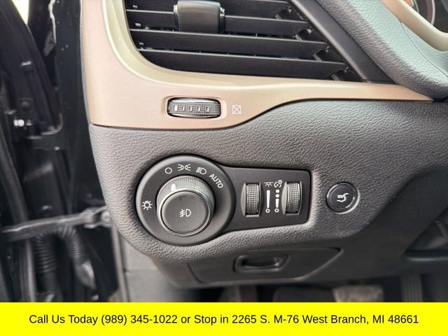 Used 2018 Jeep Cherokee Limited w/ Technology Group image 26