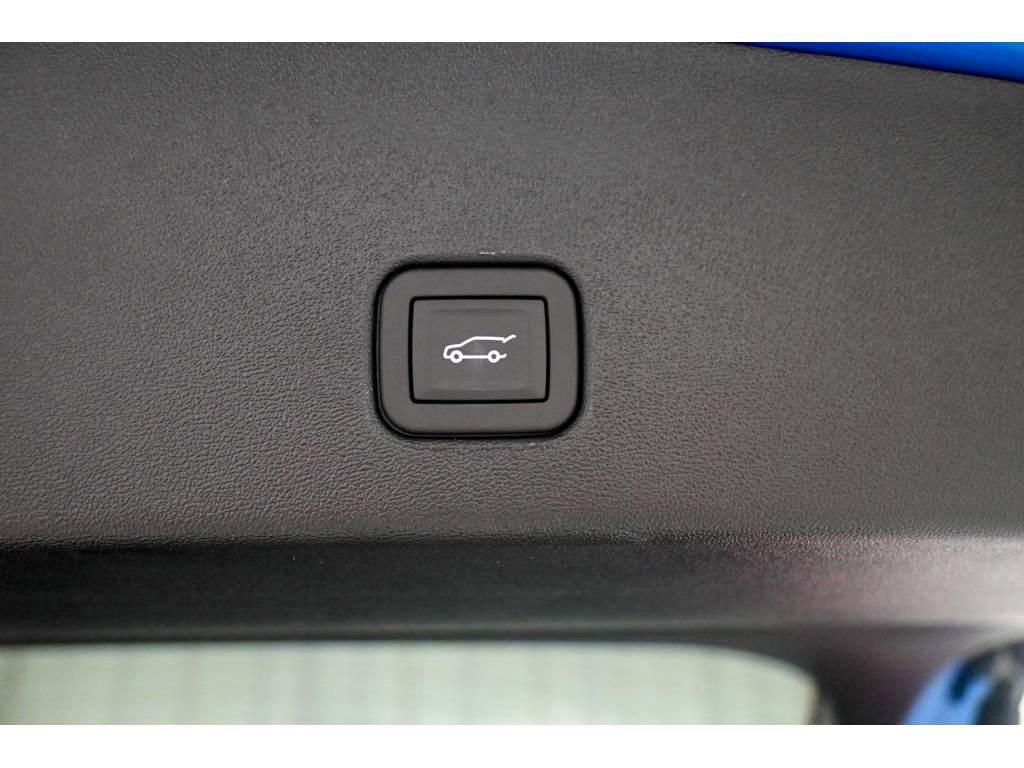 New 2026 Cadillac Optiq Luxury 2 image 35