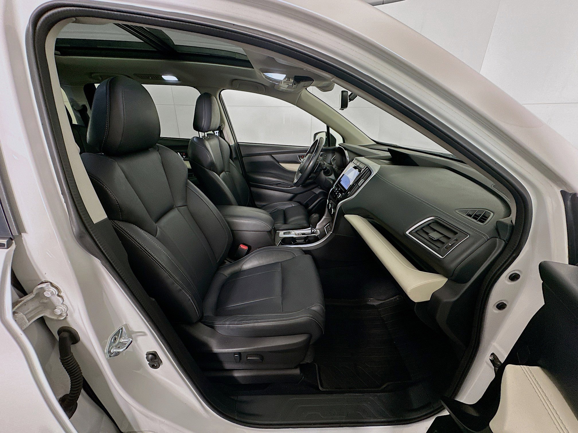 Used 2022 Subaru Ascent Limited w/ Technology Package image 34