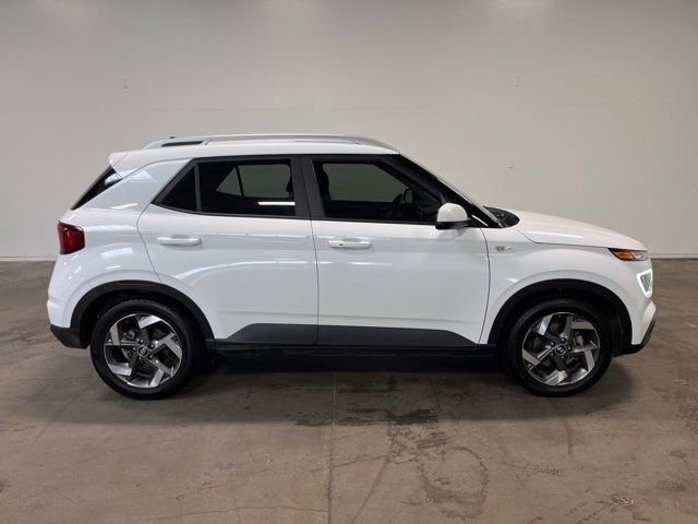Used 2020 Hyundai Venue SEL w/ Convenience + Premium Package image 2