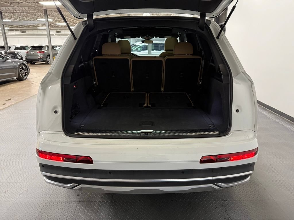 Used 2022 Audi Q7 3.0T Premium Plus w/ Premium Plus Package AWD/4WD image 24