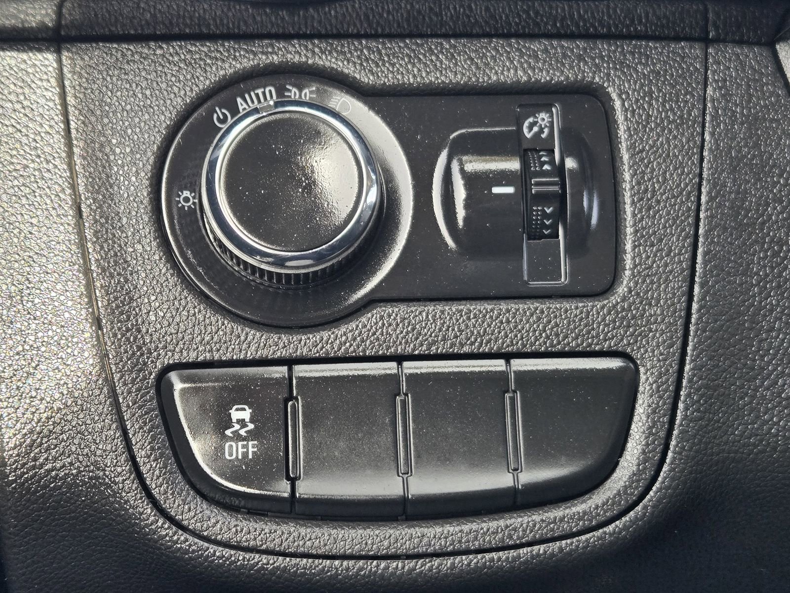 Used 2020 Chevrolet Spark LT image 23