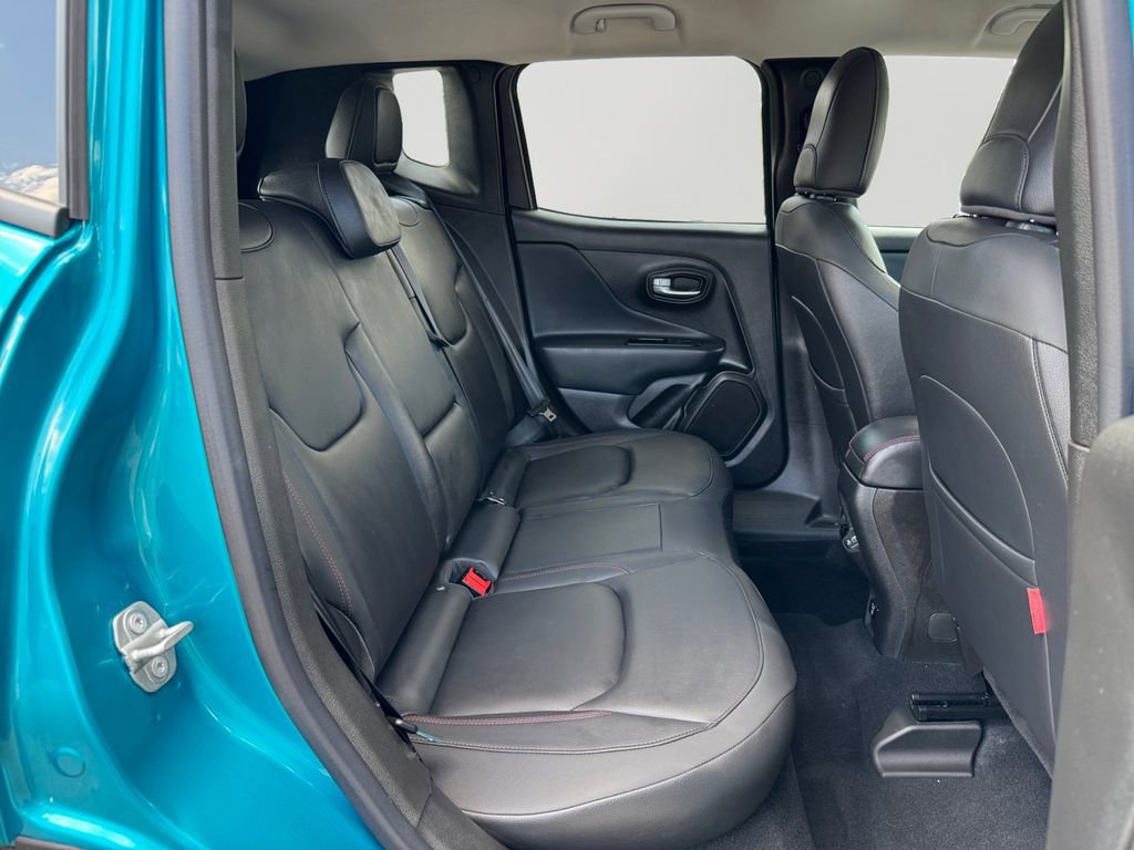 Used 2022 Jeep Renegade Trailhawk w/ Trailer Tow Group image 13