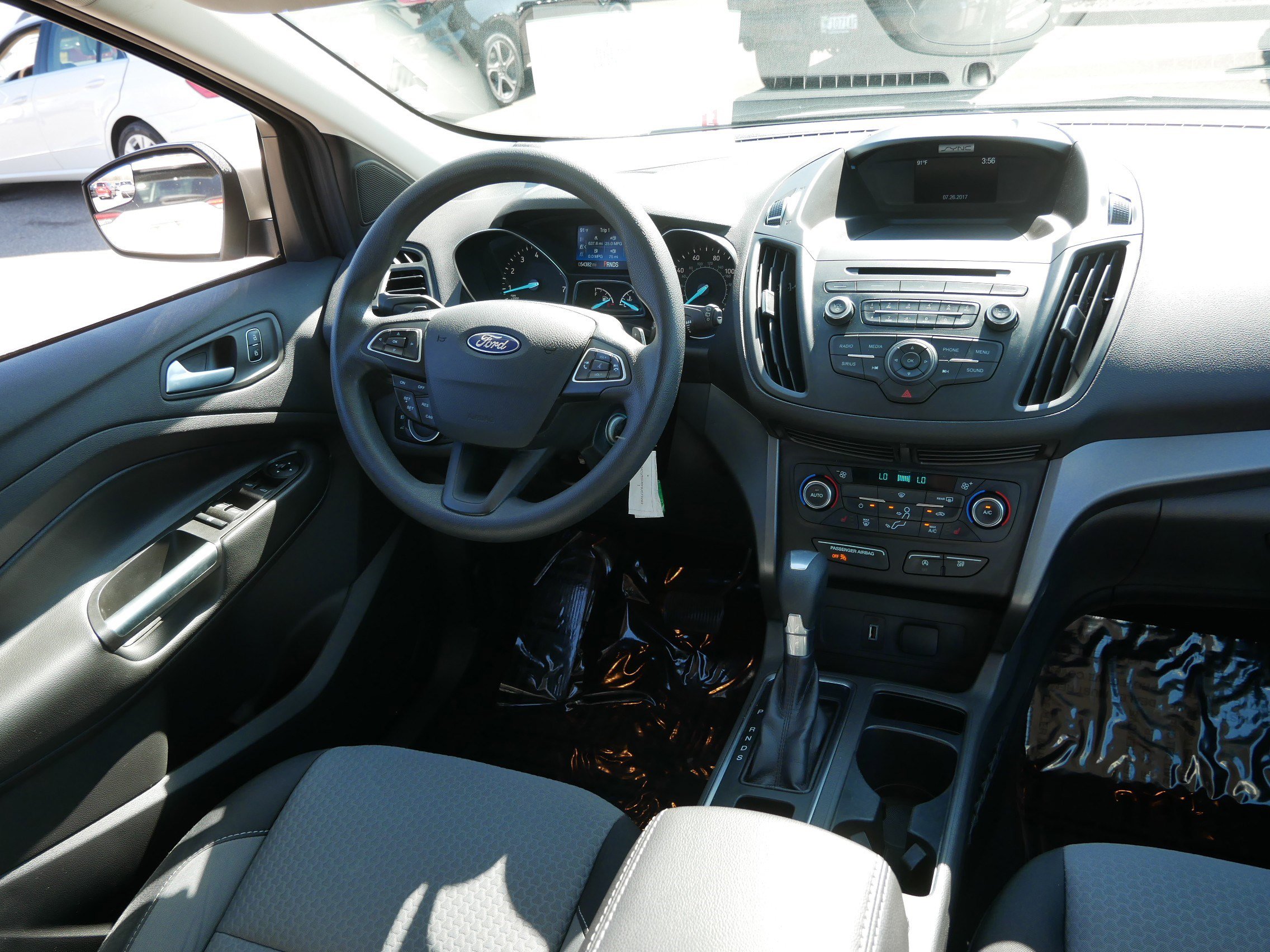 Used 2017 Ford Escape SE w/ SE Cold Weather Package image 9