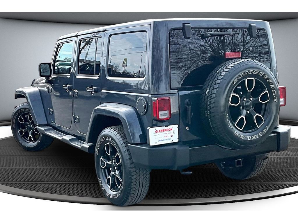 Used 2018 Jeep Wrangler Unlimited Sahara image 2