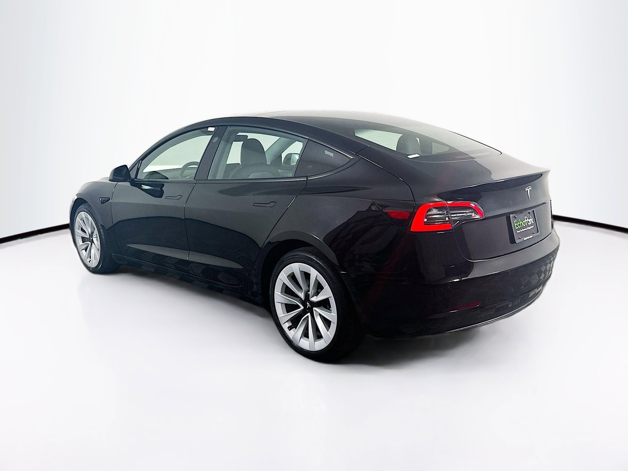Used 2022 Tesla Model 3 Standard Range image 5