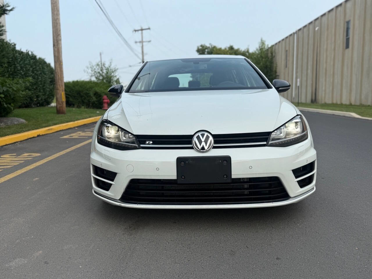 Used 2015 Volkswagen Golf R 4-Door image 4