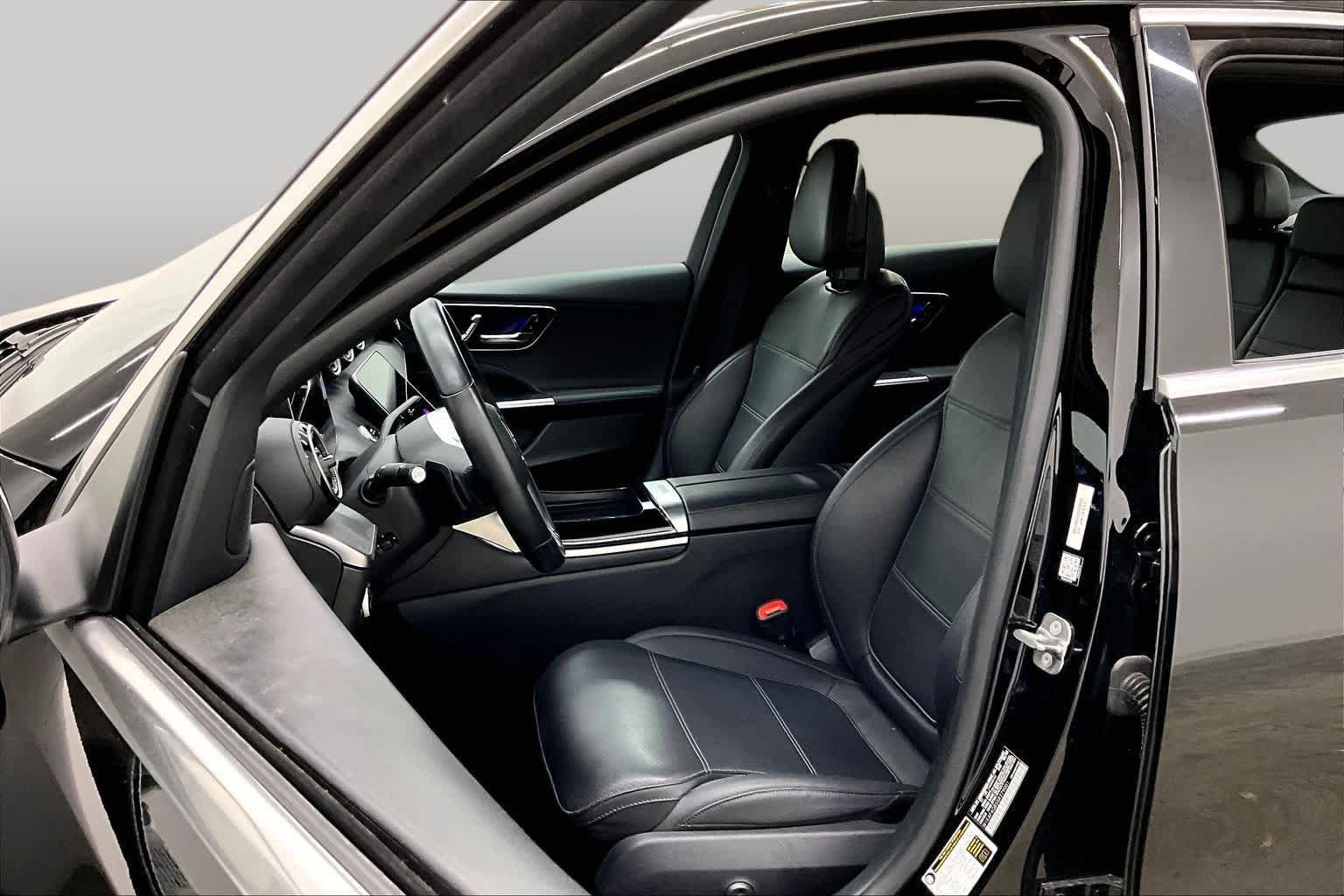 Used 2025 Mercedes-Benz C 300 Sedan image 8