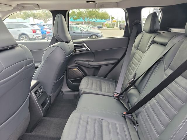 New 2026 Mitsubishi Outlander SE image 14