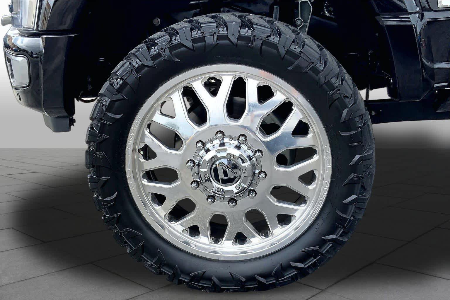Certified 2023 Ford F450 Platinum w/ FX4 Off-Road Package AWD/4WD image 11