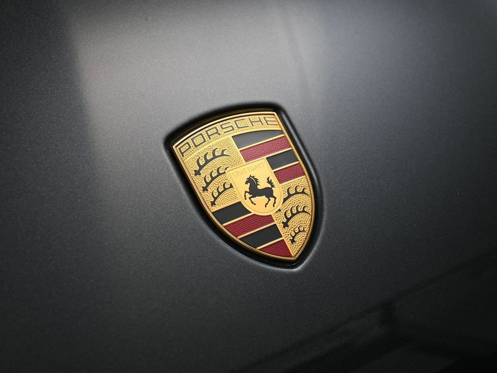 Certified 2025 Porsche Macan image 13