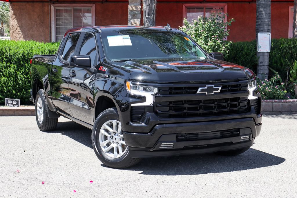 Used 2023 Chevrolet Silverado 1500 RST w/ Convenience Package II AWD/4WD image 2
