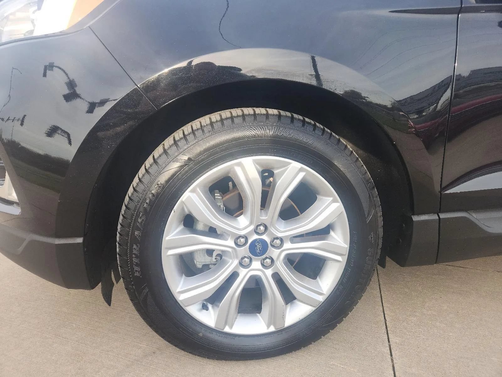 Used 2020 Ford Edge Titanium FWD image 10