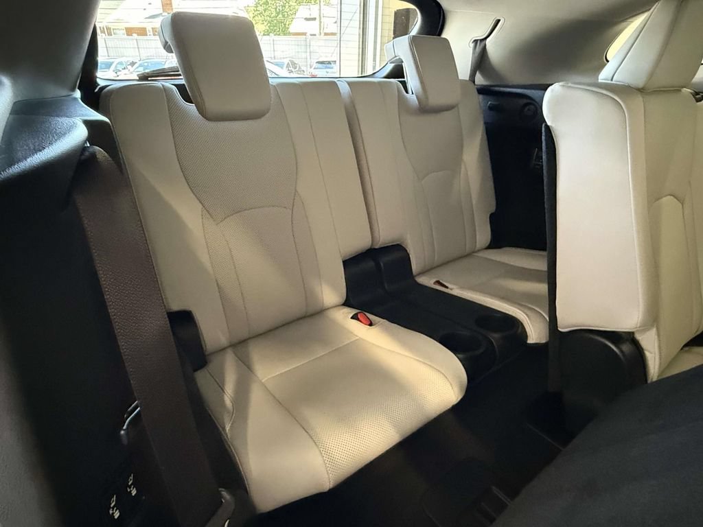 Certified 2022 Lexus RX 350L Premium w/ Premium Package AWD/4WD image 17
