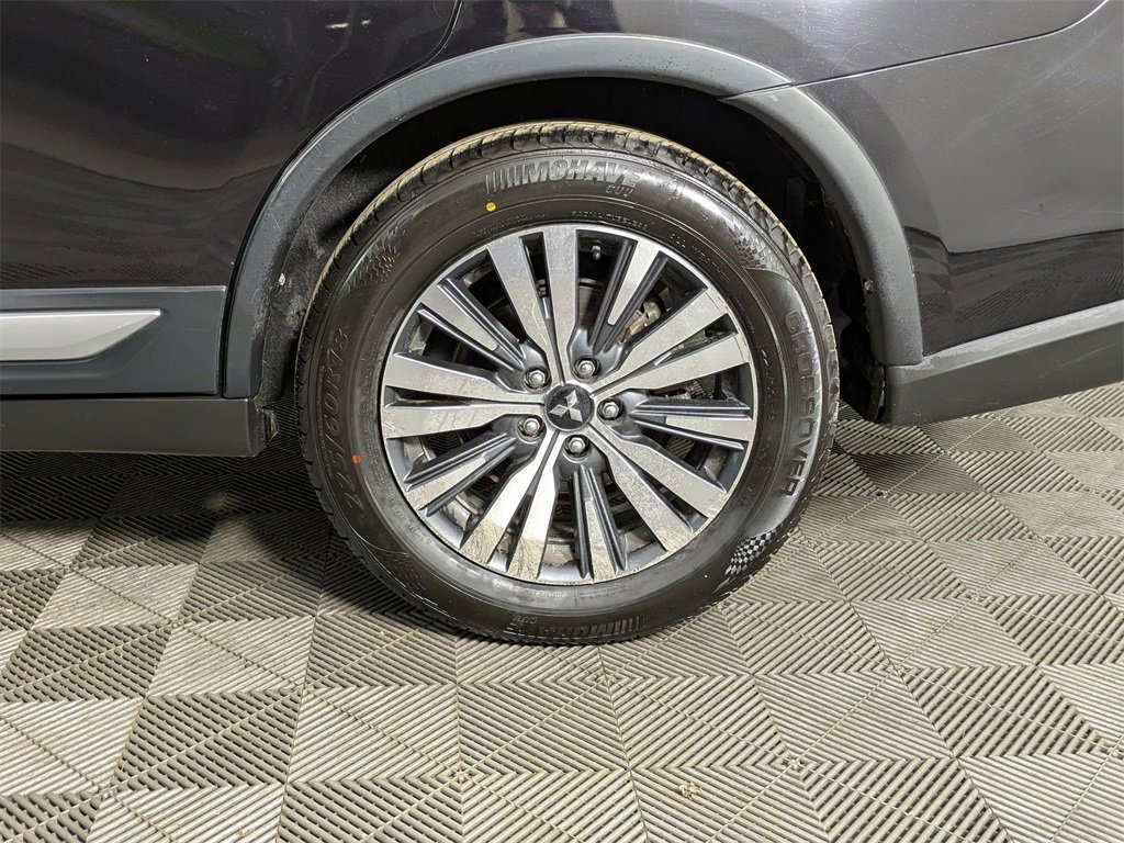 Used 2019 Mitsubishi Outlander ES image 32