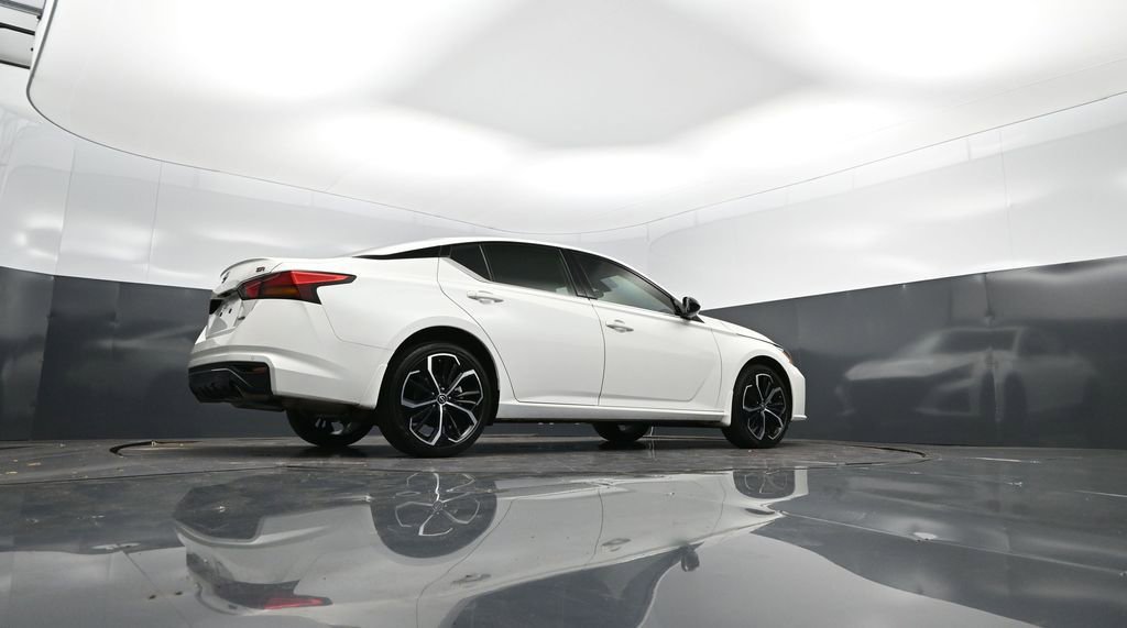Used 2024 Nissan Altima 2.5 SR image 43