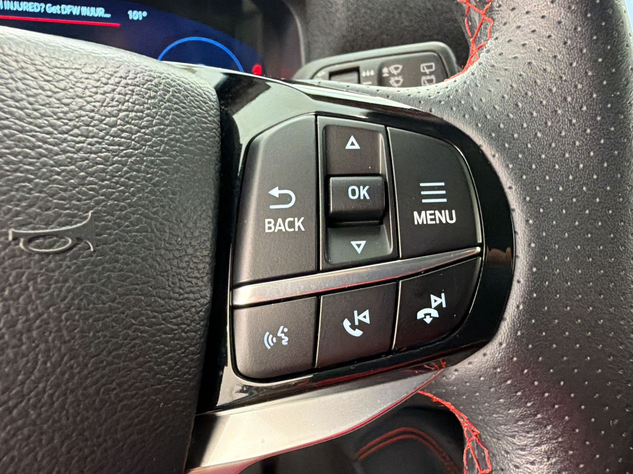 Certified 2025 Ford Explorer ST-Line w/ ST-Line Street Pack AWD/4WD image 18