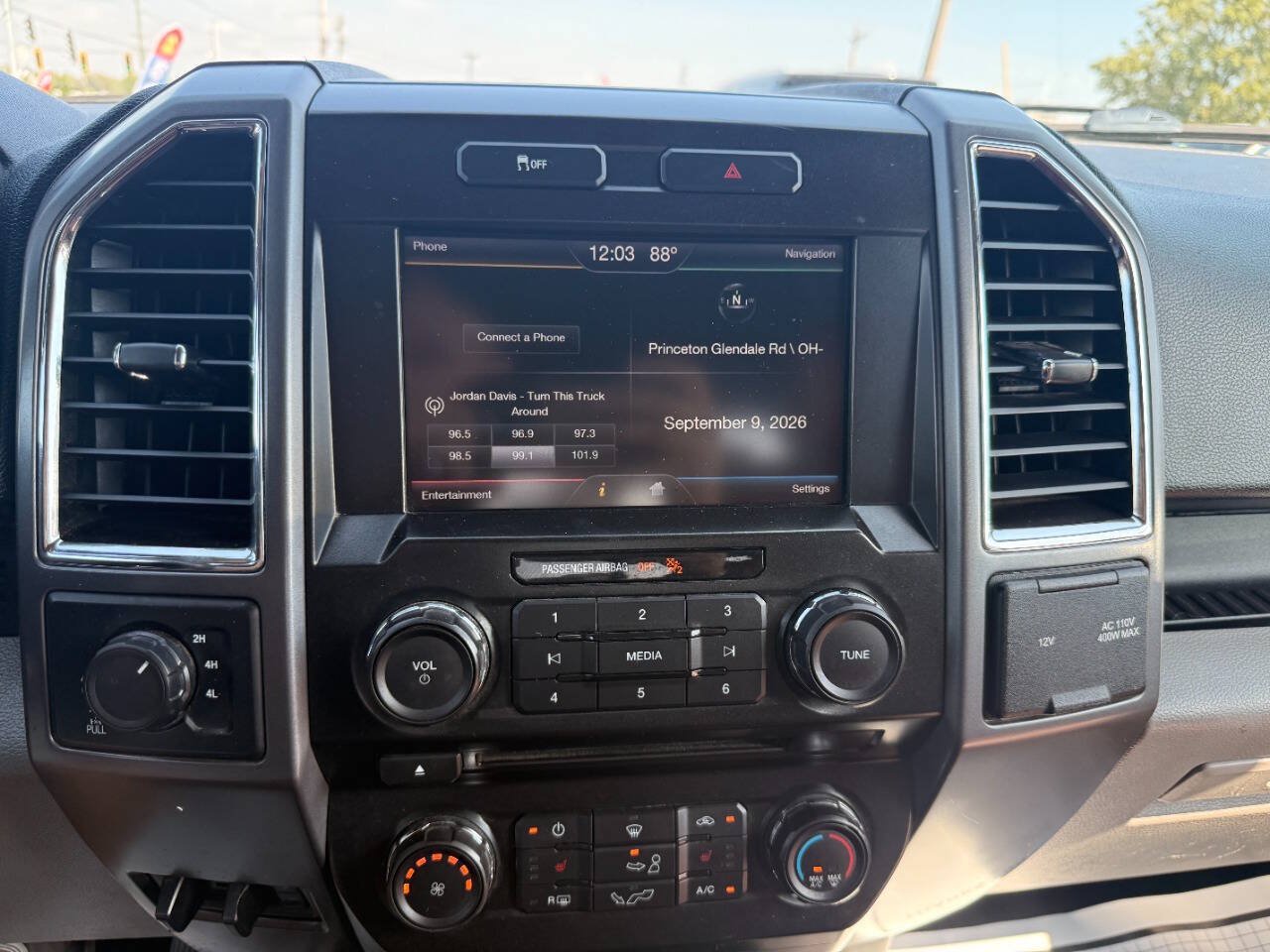 Used 2015 Ford F150 XLT w/ Equipment Group 302A Luxury AWD/4WD image 48