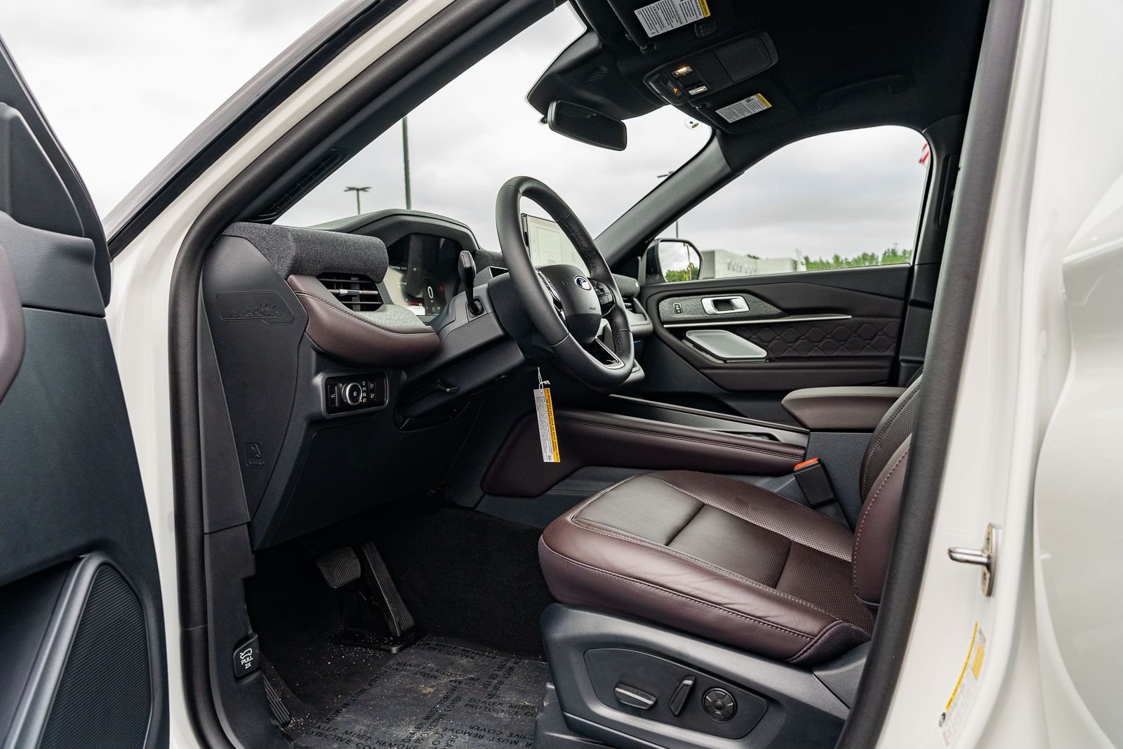 New 2027 Ford Explorer Platinum w/ LUX Leather Package AWD/4WD image 15