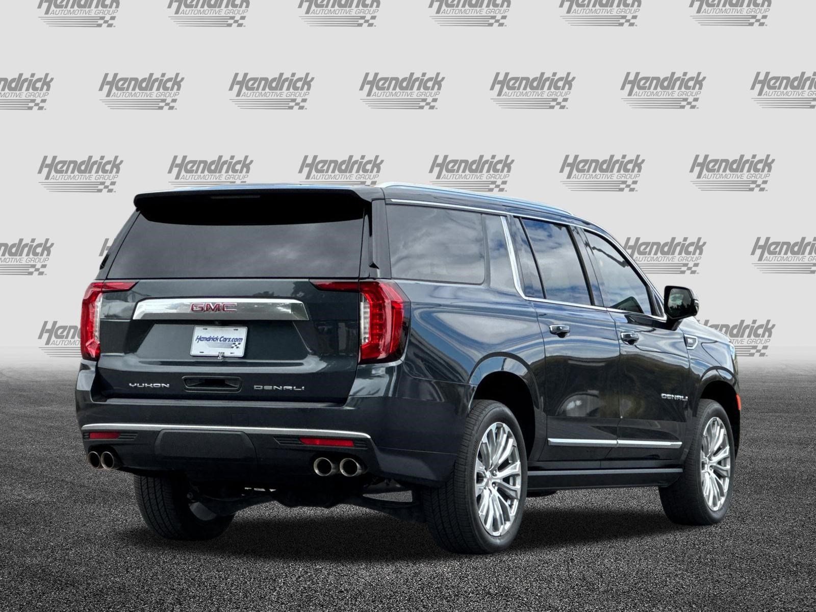 Used 2022 GMC Yukon XL Denali AWD/4WD image 3