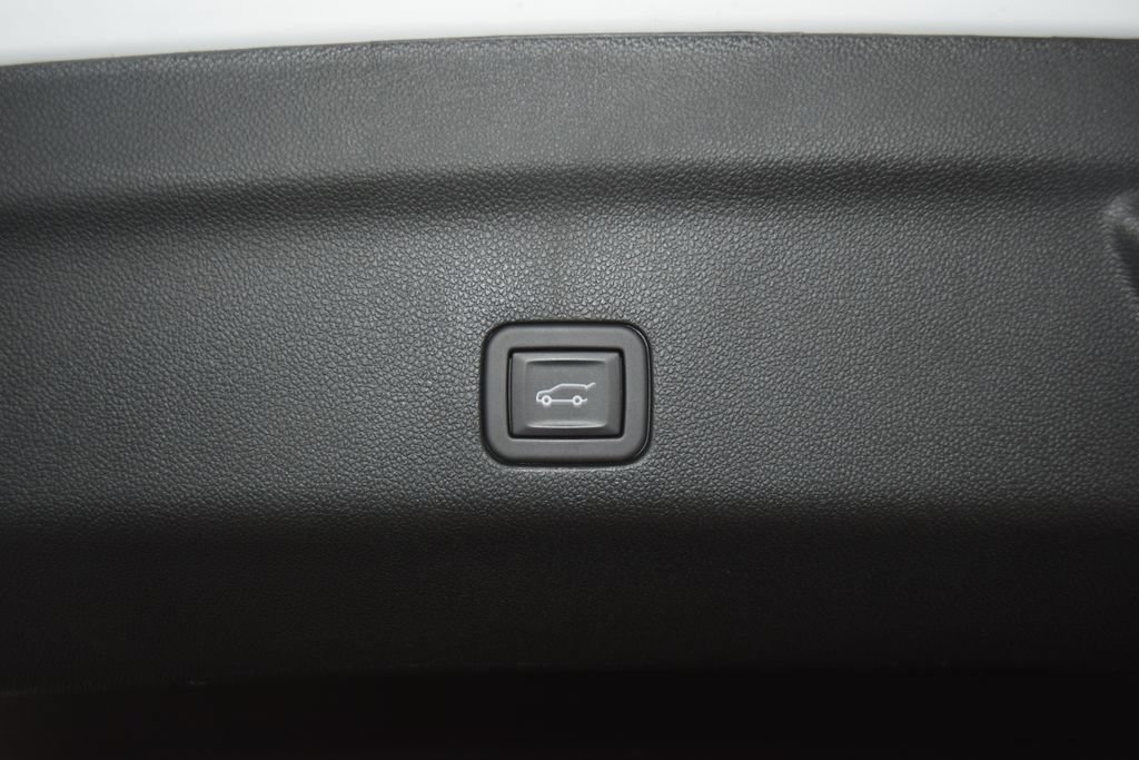 Used 2024 GMC Yukon XL Denali AWD/4WD image 28