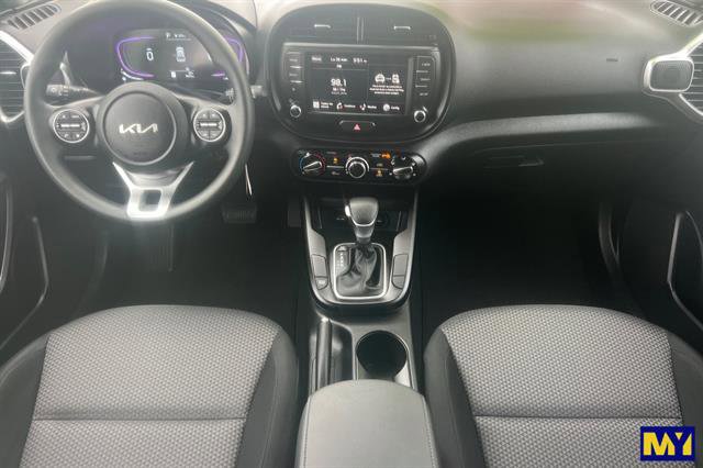 Used 2025 Kia Soul LX image 15