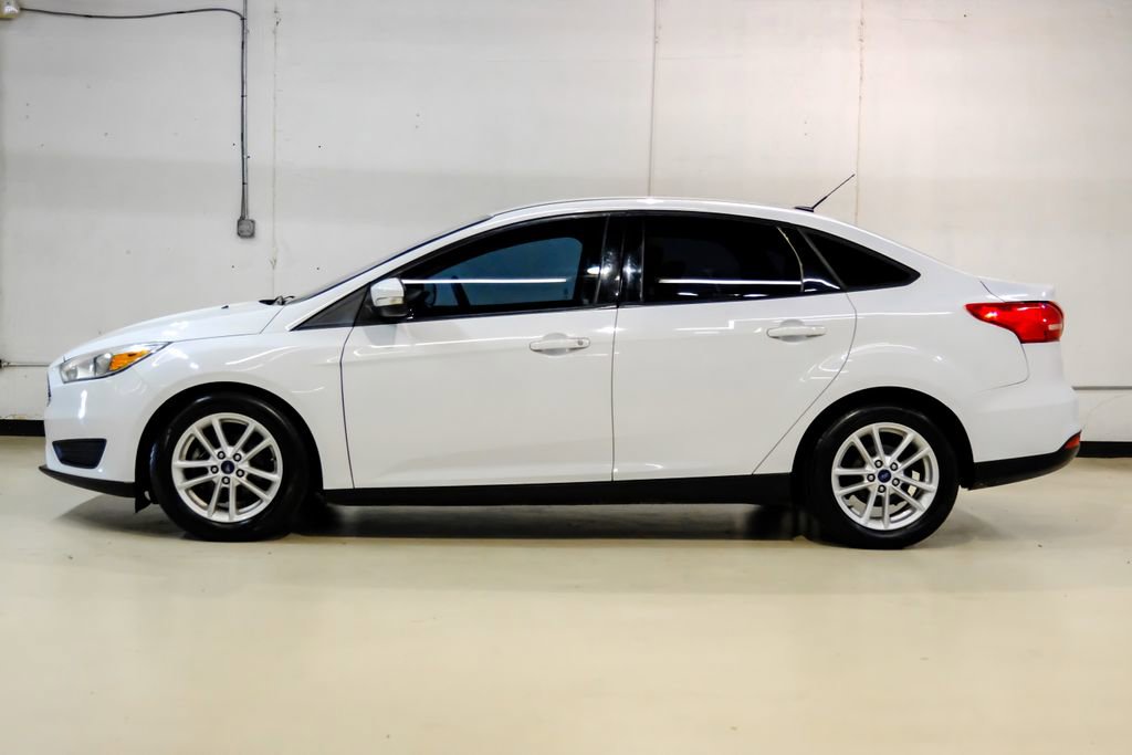 Used 2017 Ford Focus SE FWD image 9
