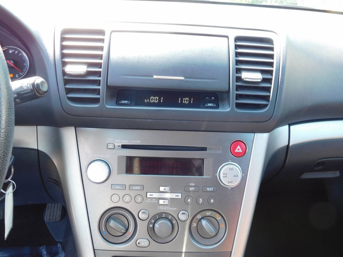 Used 2009 Subaru Outback 2.5i Special Edition AWD/4WD image 10
