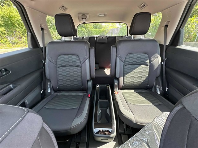 New 2025 Nissan Pathfinder SV w/ SV Premium Package image 10