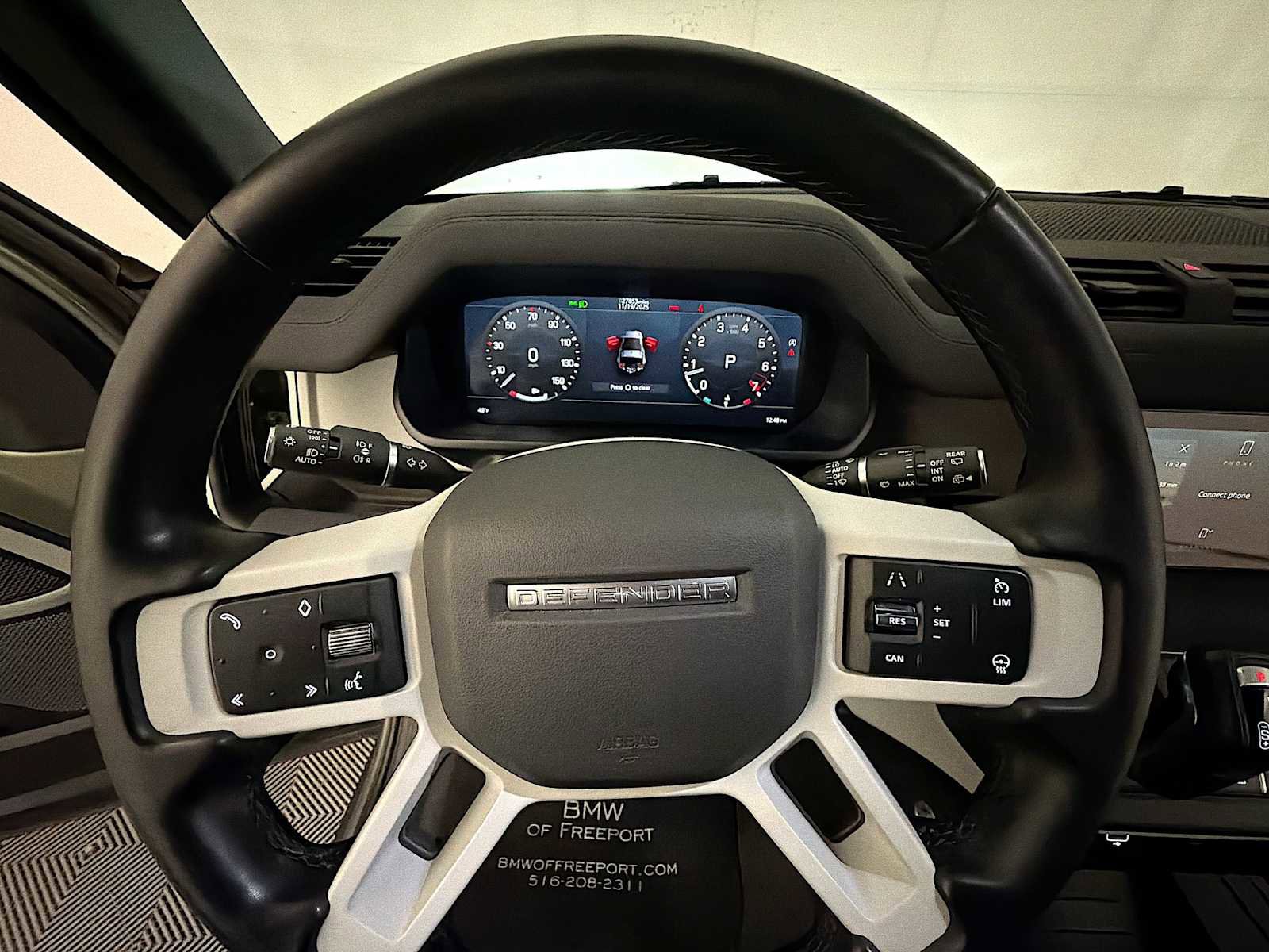 Used 2023 Land Rover Defender 90 S image 13