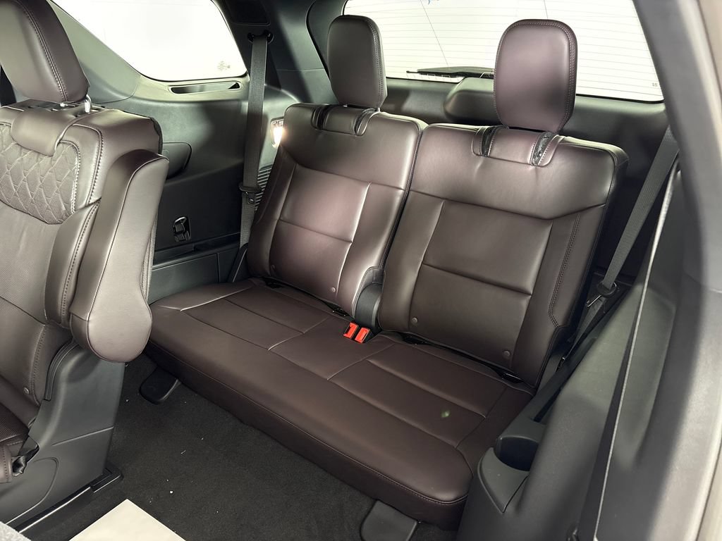 New 2027 Ford Explorer Platinum RWD image 31