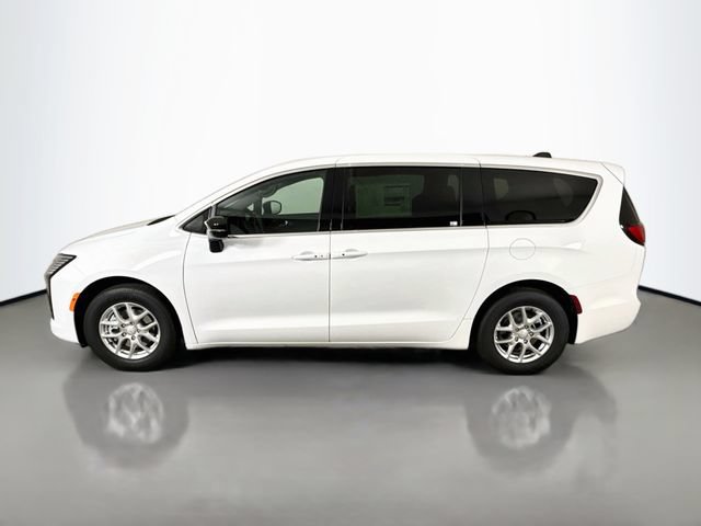 New 2027 Chrysler Pacifica Select FWD image 4