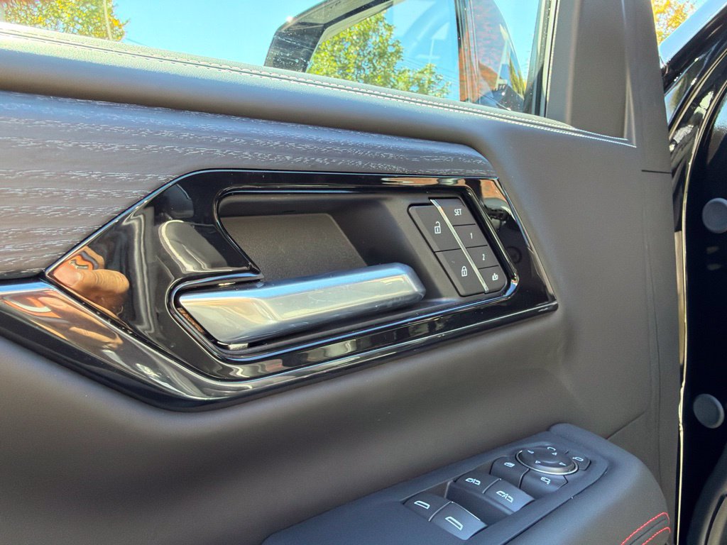 Used 2026 GMC Yukon AT4 Ultimate AWD/4WD image 16