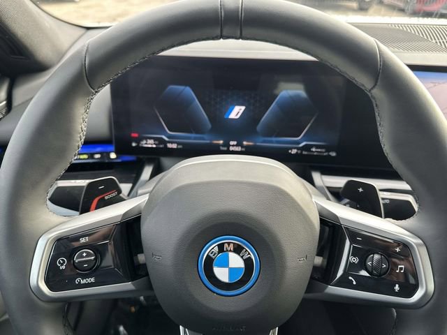 Used 2026 BMW 550e xDrive w/ Premium Package image 27