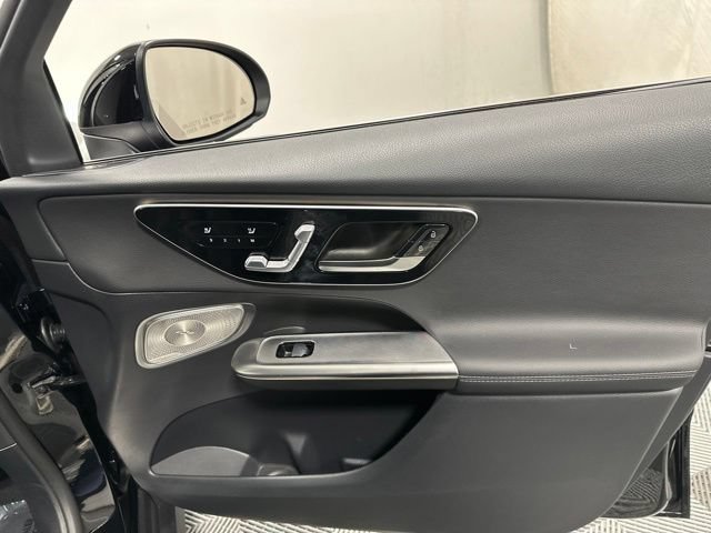 Used 2026 Mercedes-Benz GLC 300 4MATIC image 32