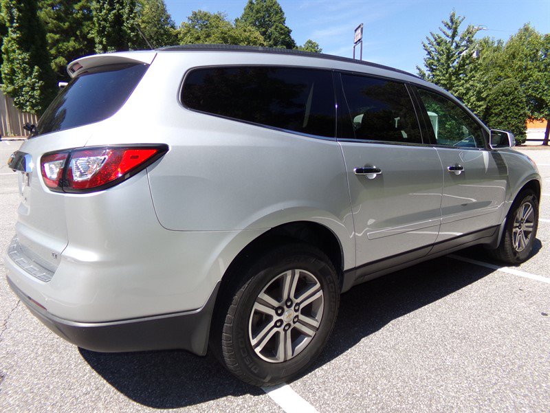 Used 2017 Chevrolet Traverse LT AWD/4WD image 6