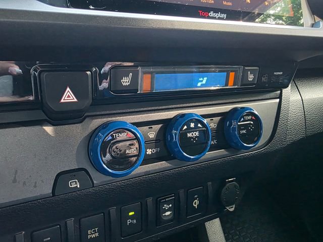 Used 2016 Toyota Tacoma TRD Sport w/ Premium & Technology Package RWD image 20