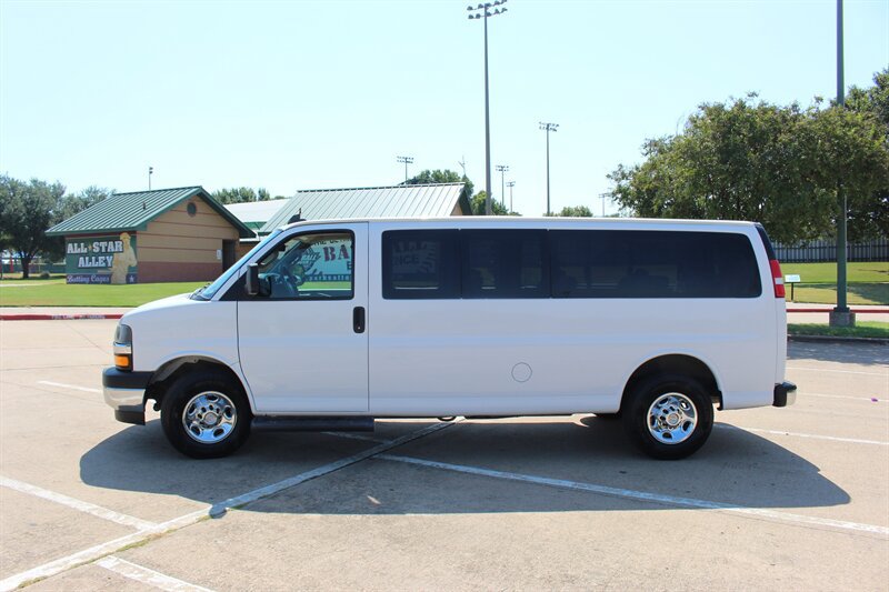 Used 2020 Chevrolet Express 3500 LT w/ LT Preferred Equipment Group RWD image 2