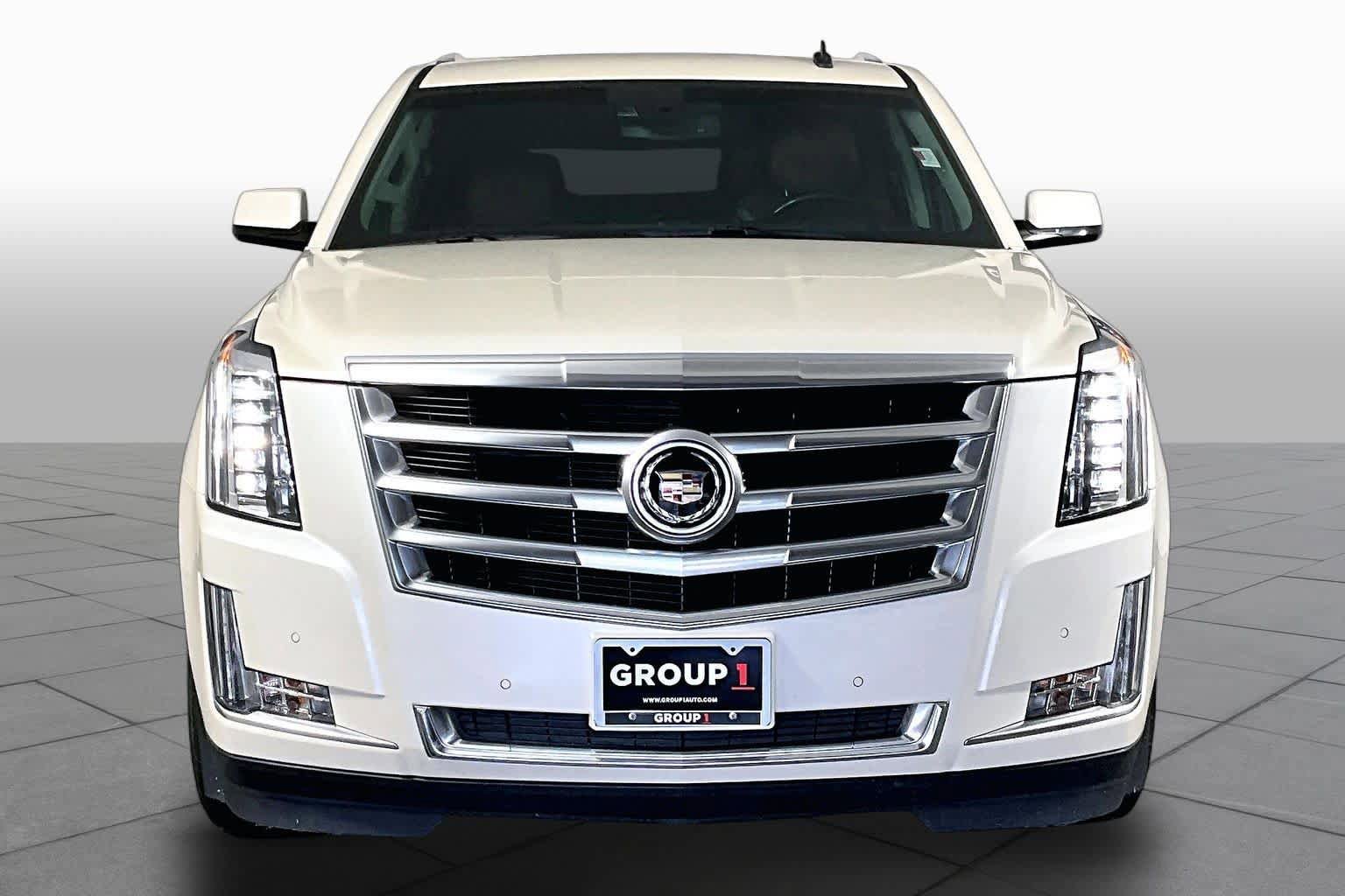 Used 2015 Cadillac Escalade Premium RWD image 4