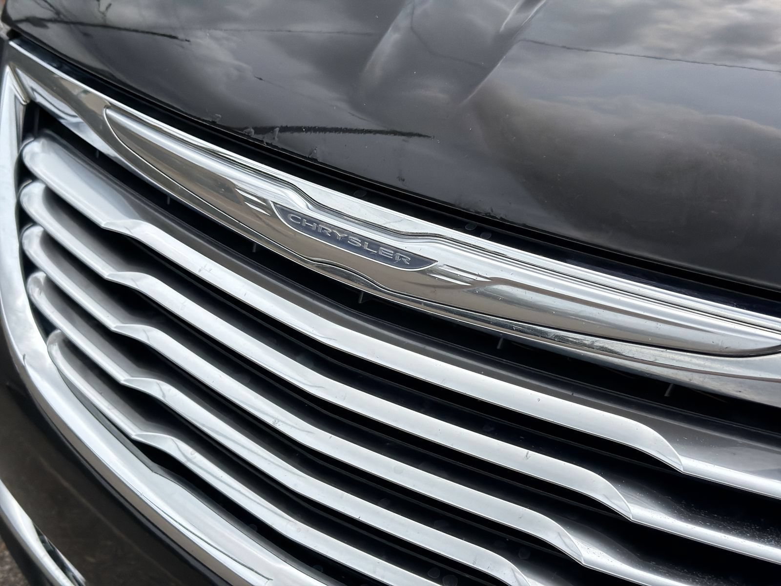 Used 2016 Chrysler Town & Country Touring-L w/ Driver Convenience Group FWD image 13