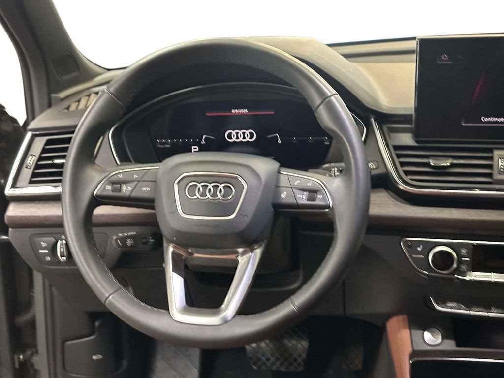 Used 2023 Audi Q5 2.0T Premium Plus w/ Premium Plus Package AWD/4WD image 19