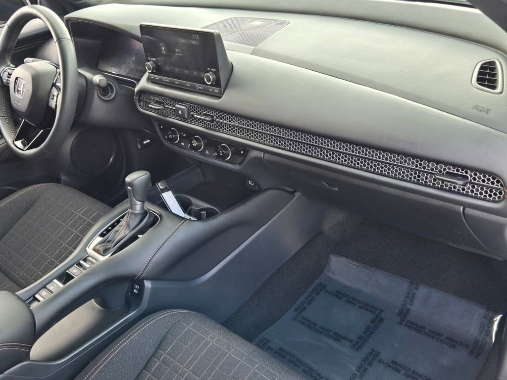Used 2025 Honda HR-V Sport image 17
