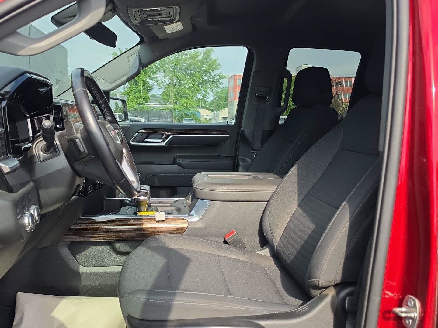Used 2022 GMC Sierra 1500 Elevation w/ Preferred Package AWD/4WD image 8