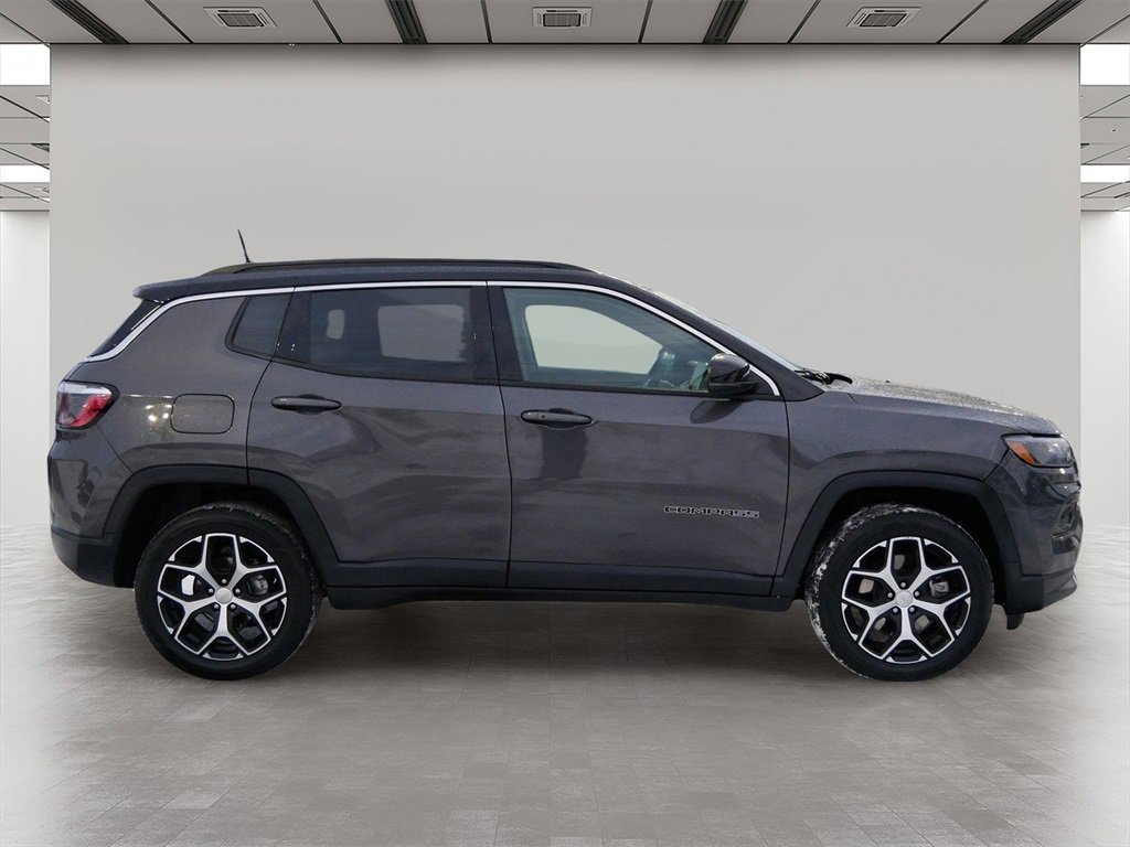 Used 2024 Jeep Compass Limited image 6