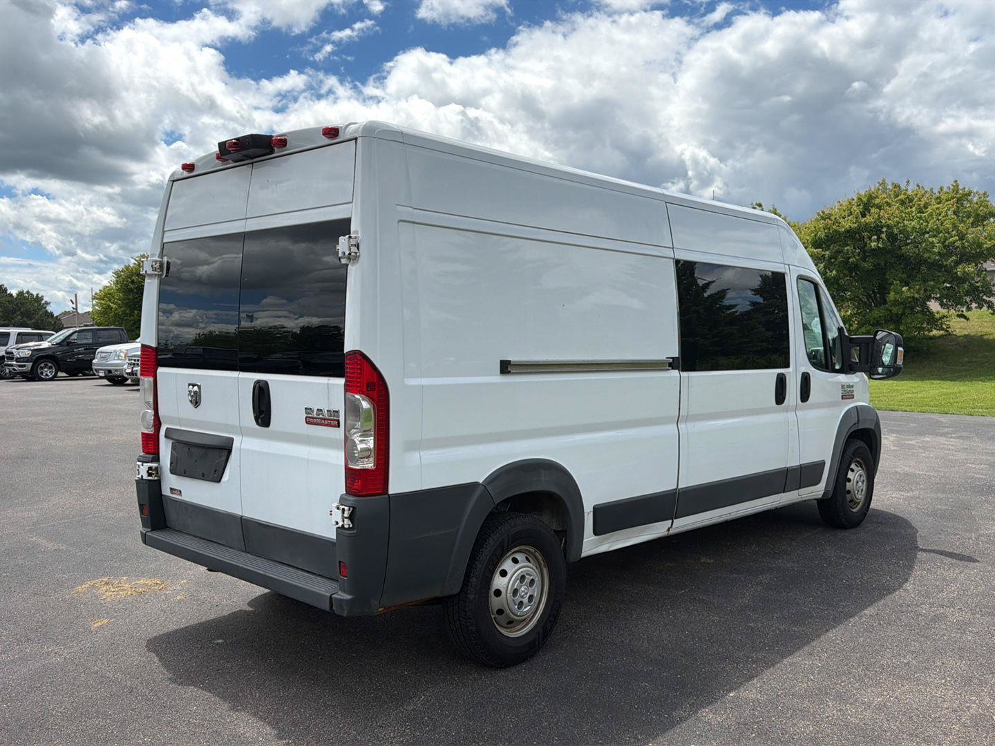 Used 2017 RAM ProMaster 2500 w/ Premium Appearance Group FWD image 7
