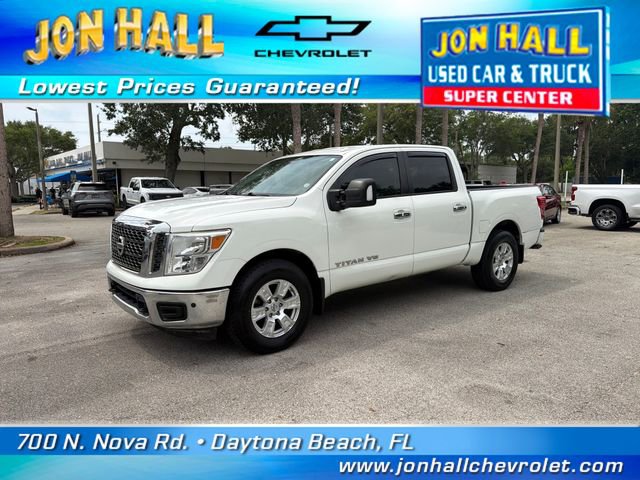 Used 2018 Nissan Titan SV w/ SV Convenience Package RWD image 2