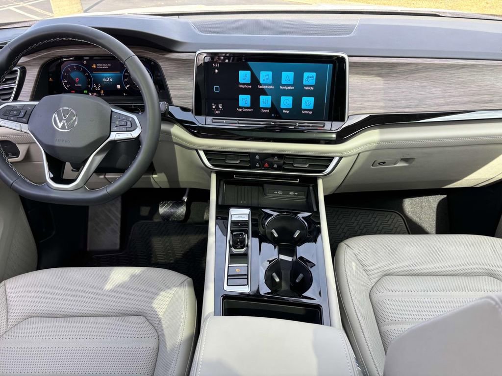 New 2025 Volkswagen Atlas SEL image 30