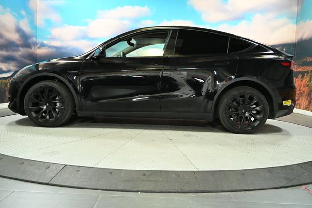 Used 2022 Tesla Model Y Long Range AWD/4WD image 4