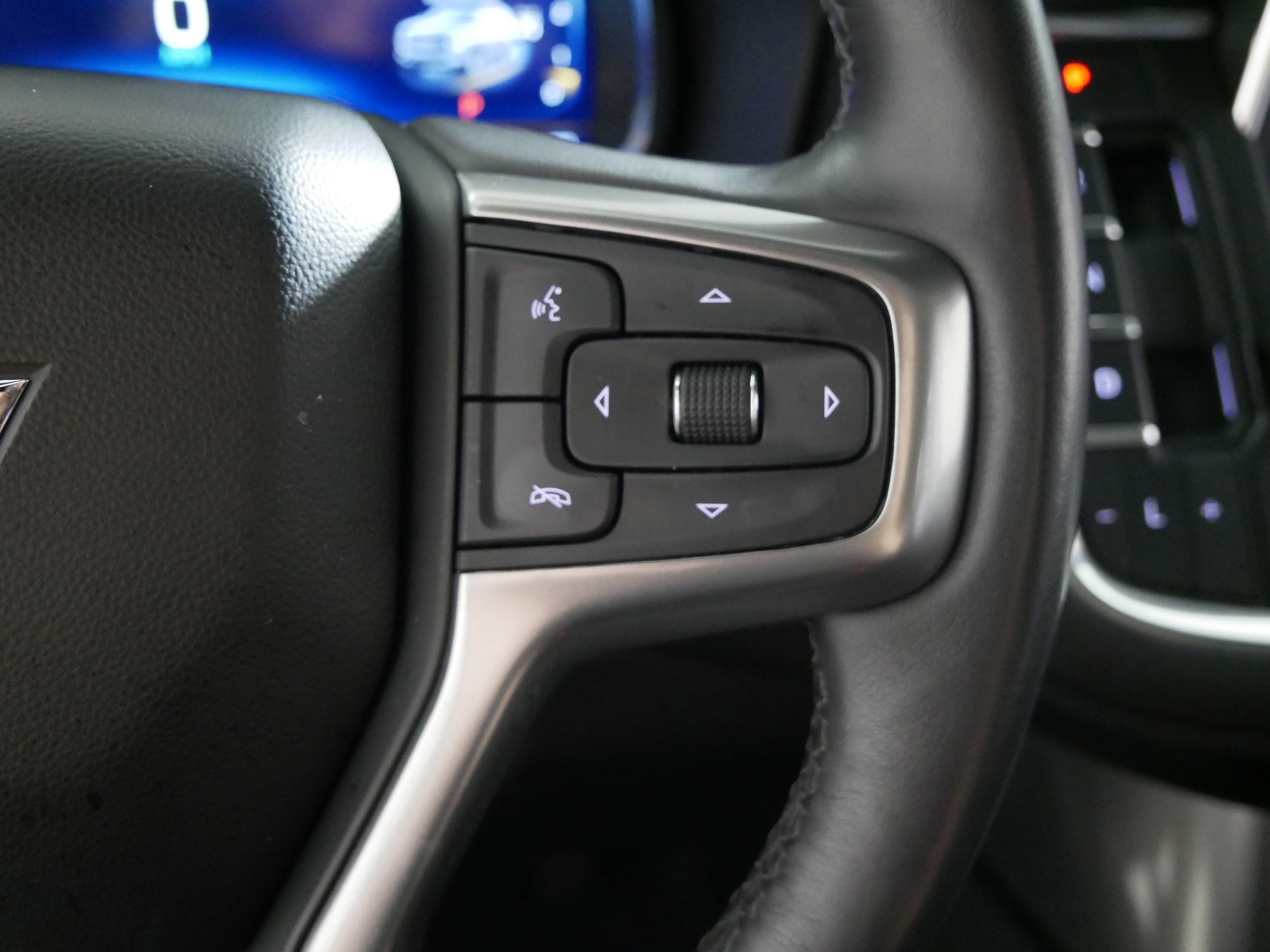 Used 2023 Chevrolet Tahoe Z71 w/ Luxury Package AWD/4WD image 28